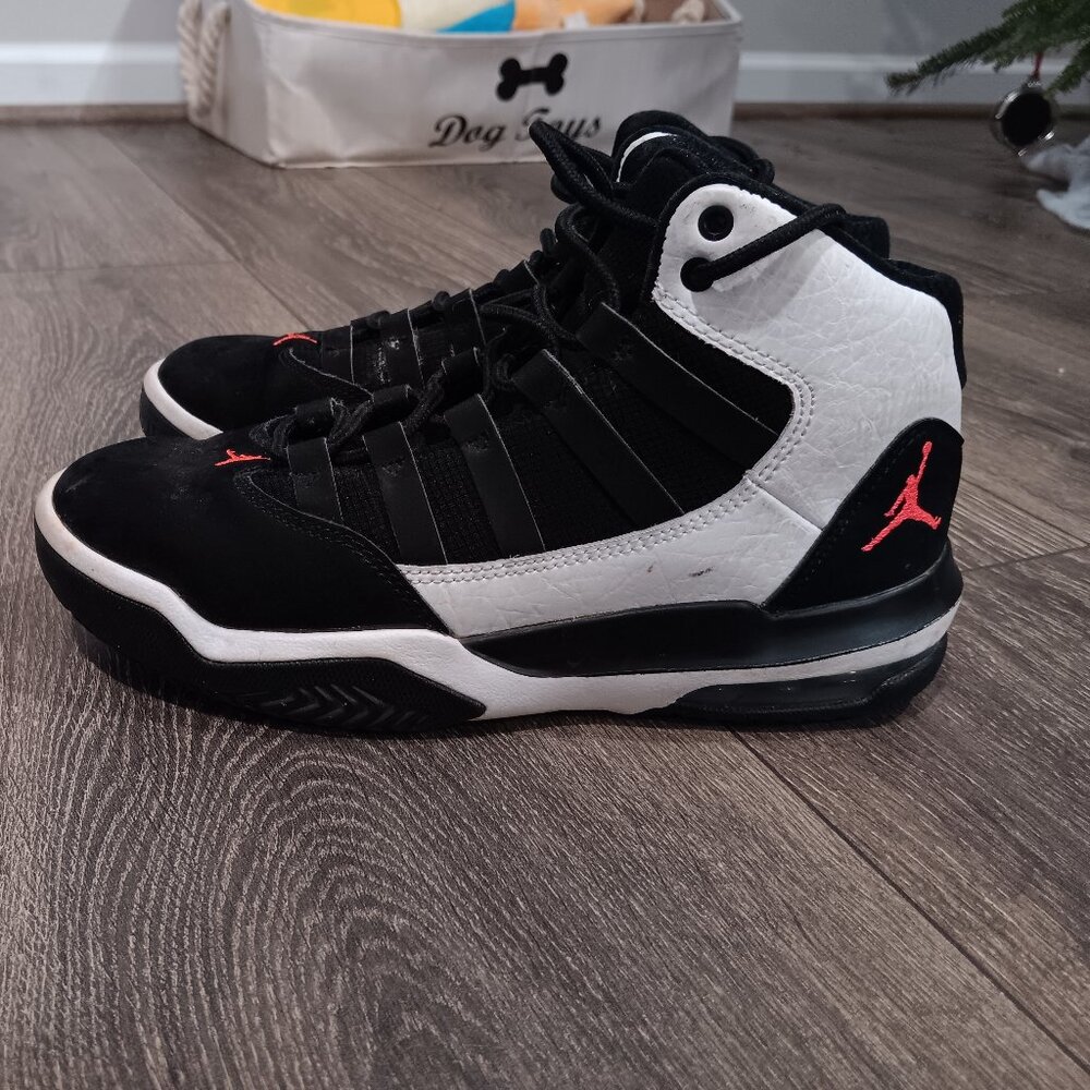 Nike Air Jordan Kids size 4 - Picture 7 of 8